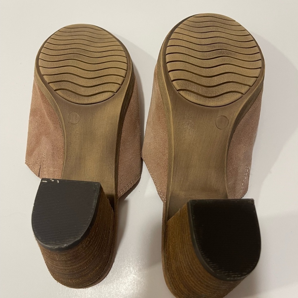 Elegant Brown Suede Mules - Picture 8 of 9